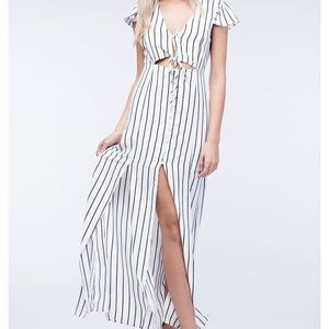 Short sleeved Striped maxi dress with cutout